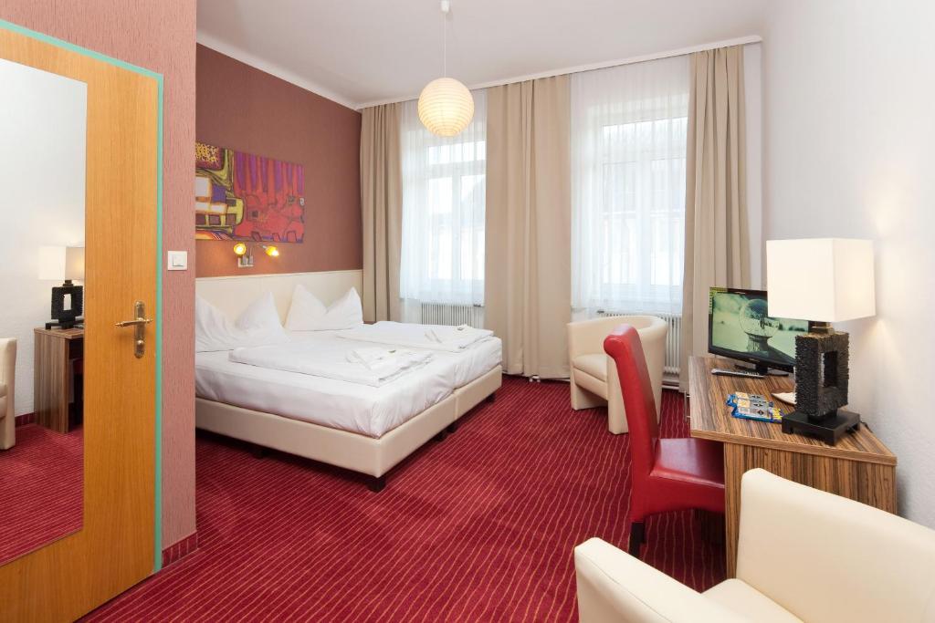 Stadthotel Hauser Eck Sankt Poelten Exteriör bild
