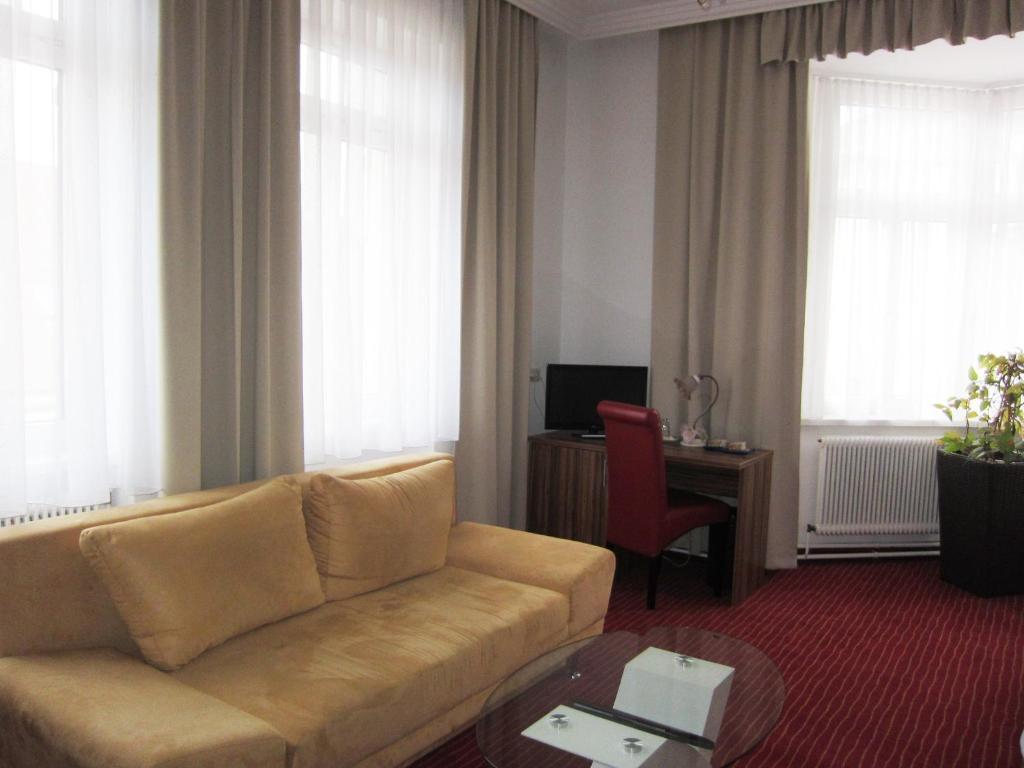 Stadthotel Hauser Eck Sankt Poelten Exteriör bild