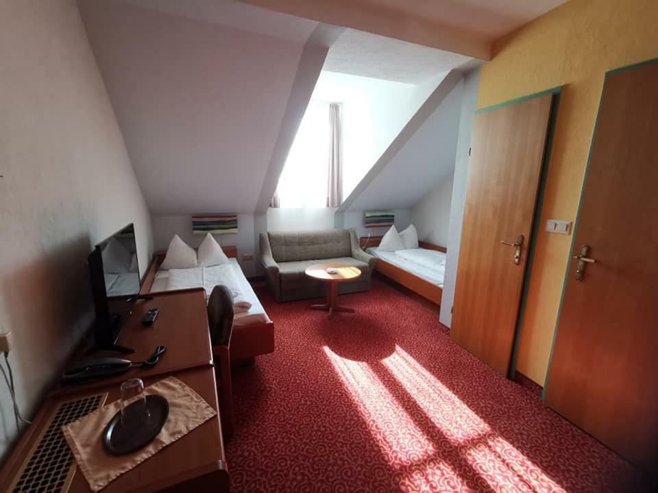 Stadthotel Hauser Eck Sankt Poelten Exteriör bild